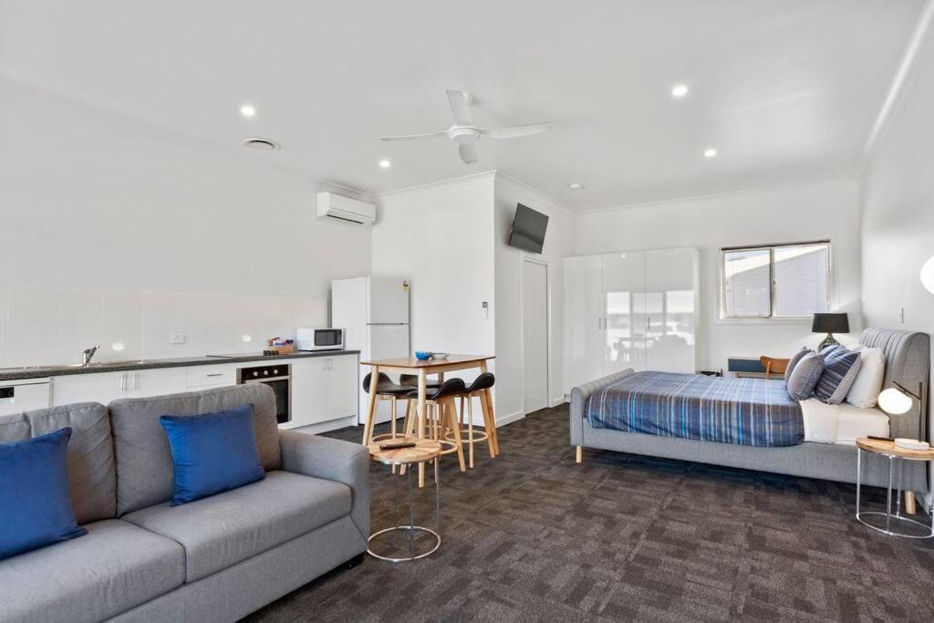 Port Lincoln Shark Apartment 6 Екстер'єр фото